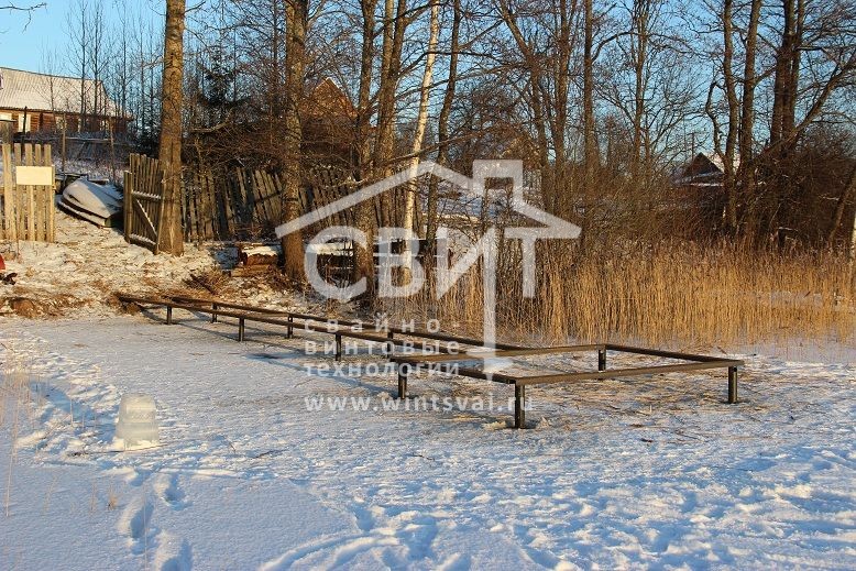 Пирс на винтовых сваях в Ленинградской области